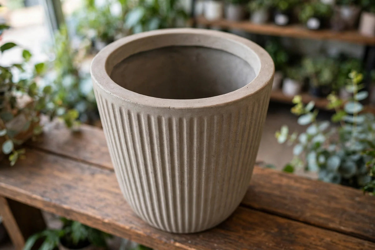 ARCO PLANTER TALL 15.5”